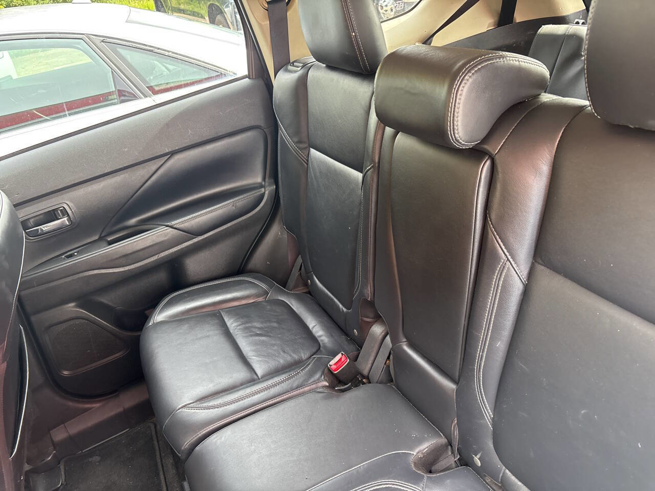 Used 2020 Mitsubishi Outlander ES image 11