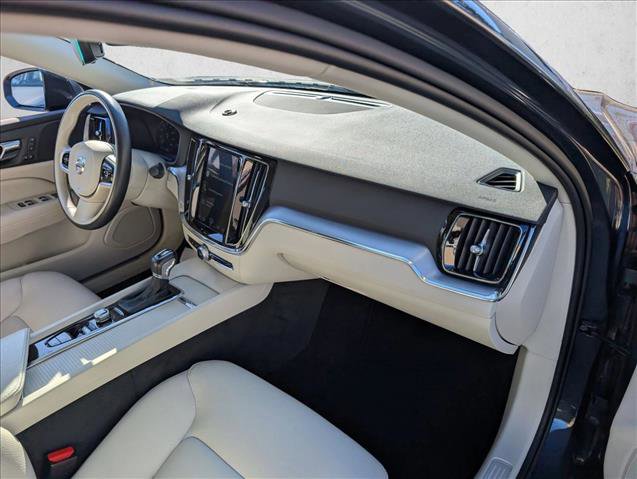 Used 2020 Volvo S60 T5 Momentum image 20