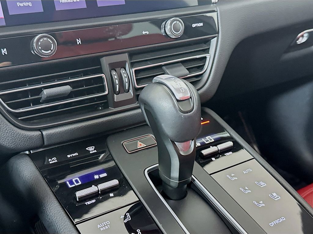 New 2025 Porsche Macan image 19