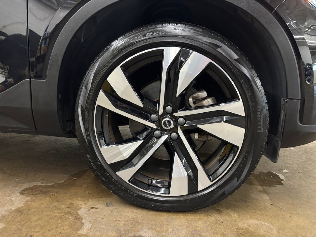 Certified 2024 Volvo XC40 B5 Ultimate w/ Protection Package Premier AWD/4WD image 38