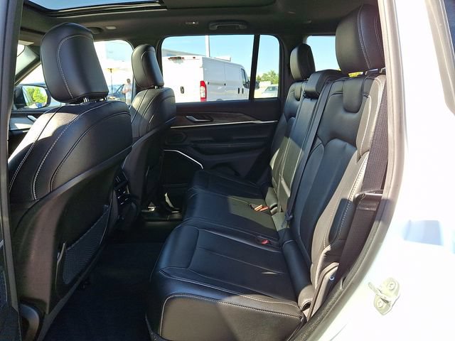 Used 2024 Jeep Grand Cherokee Limited 4xe AWD/4WD image 10