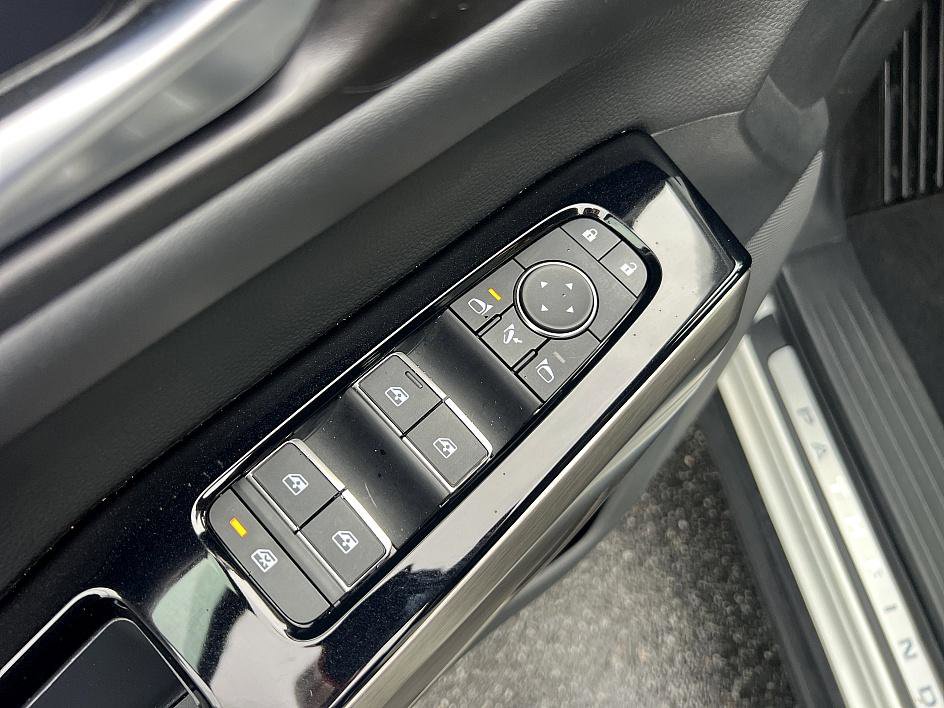 Certified 2024 Nissan Pathfinder Platinum w/ Cargo Package image 21