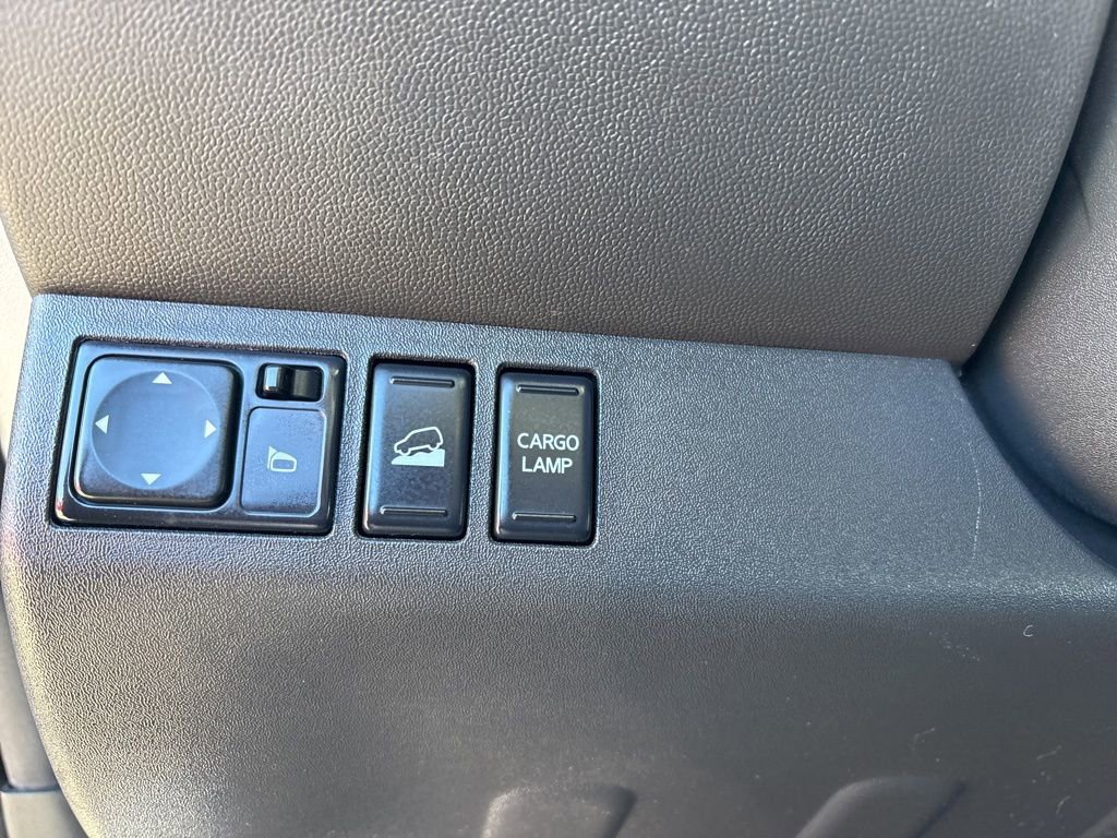 Used 2018 Nissan Frontier PRO-4X image 16