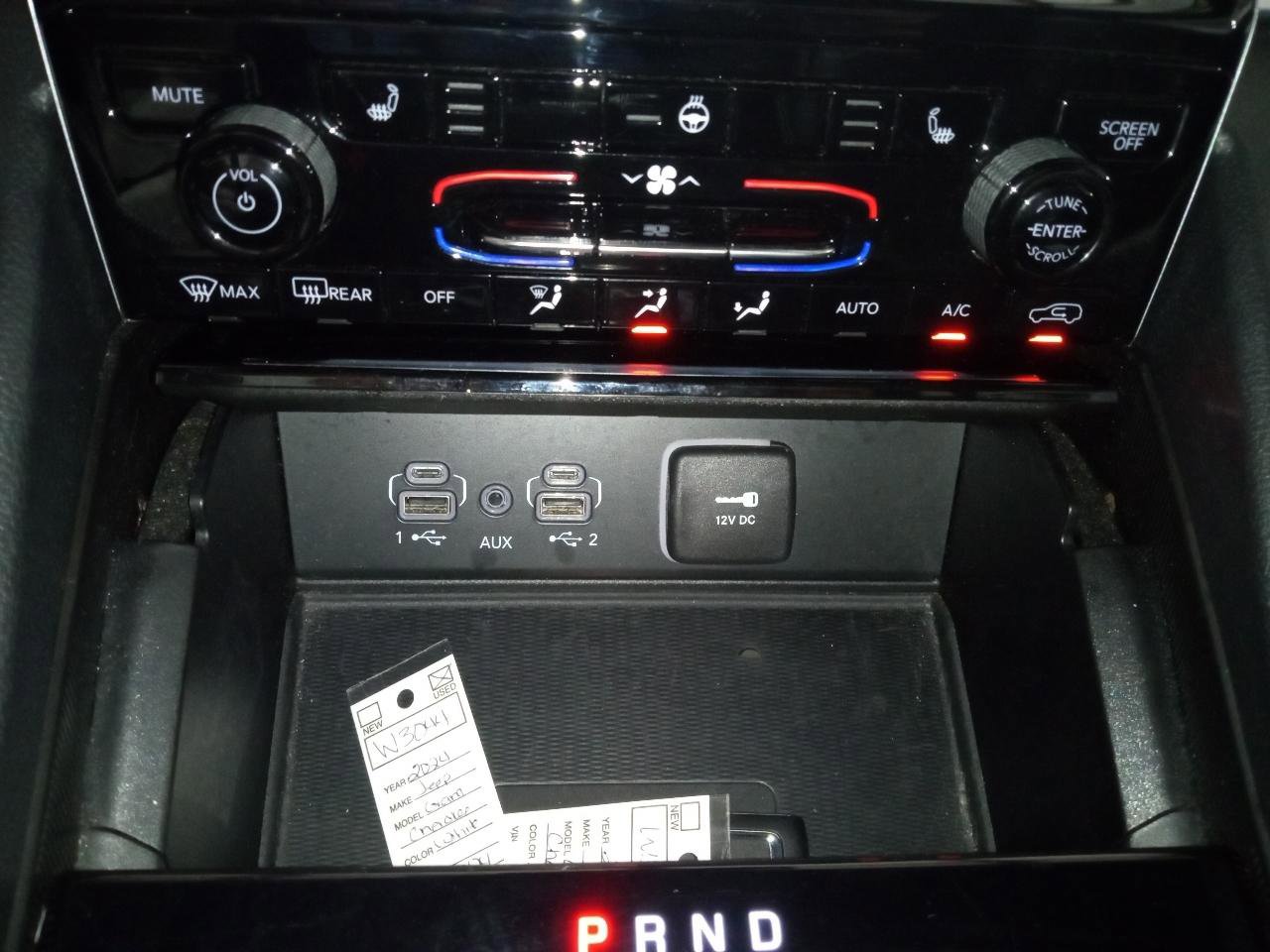 Used 2024 Jeep Grand Cherokee Altitude AWD/4WD image 19