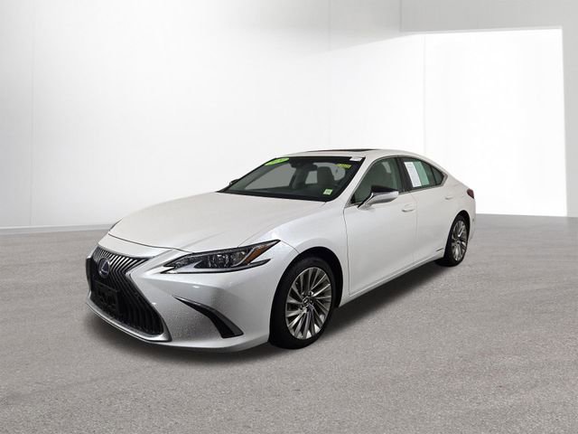 Used 2020 Lexus ES 300h w/ Accessory Package image 2