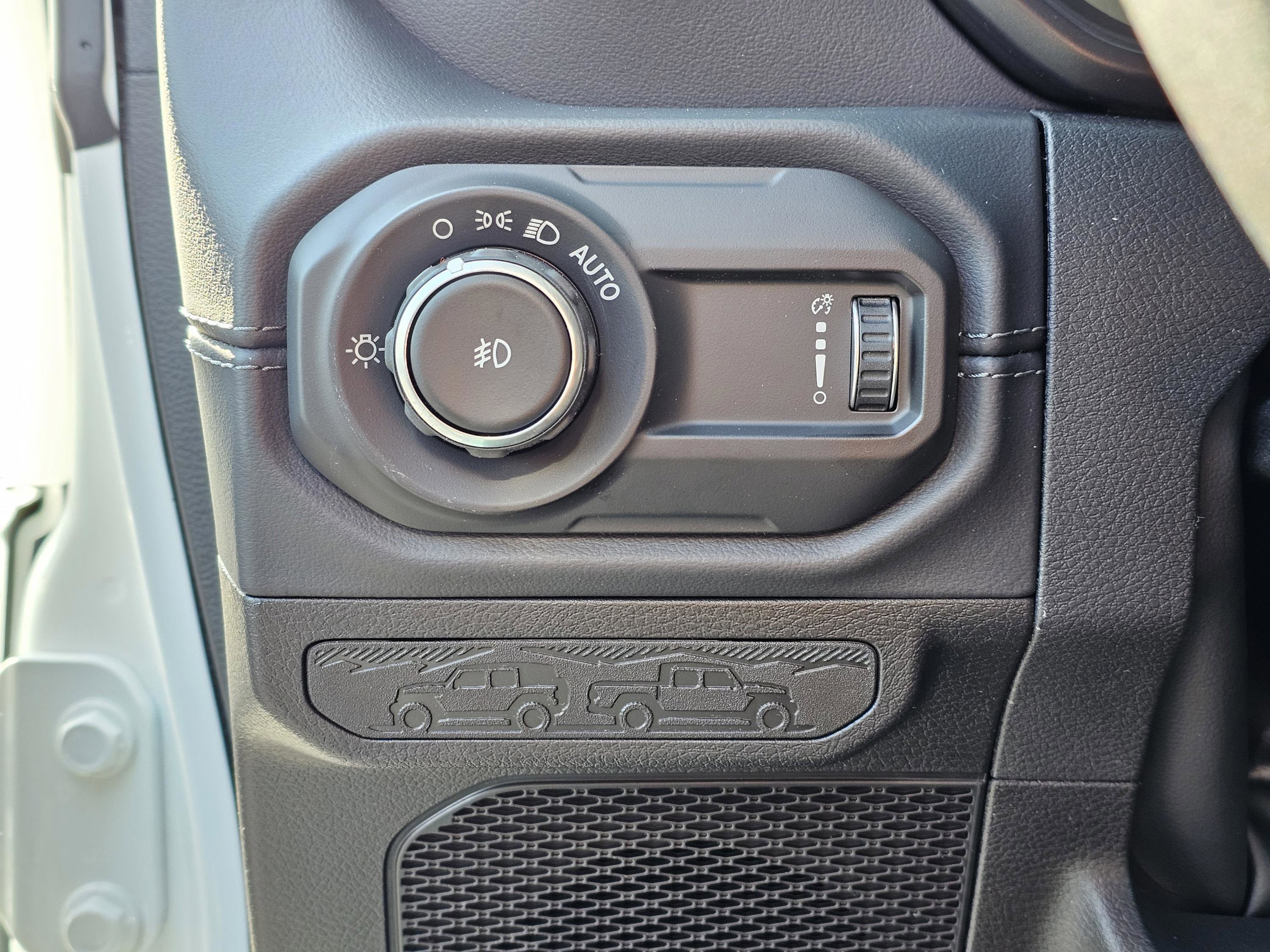 New 2026 Jeep Wrangler Unlimited Sahara AWD/4WD image 17