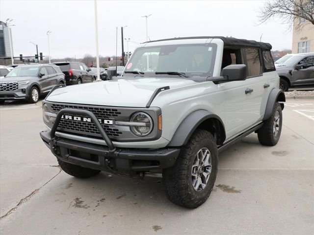 Used 2021 Ford Bronco Badlands image 2