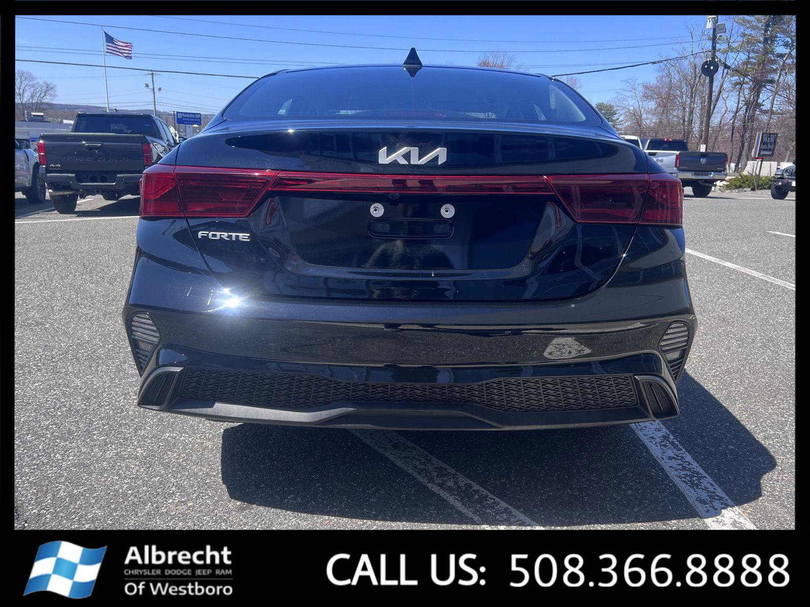 Used 2023 Kia Forte LXS w/ LXS Technology Package image 4