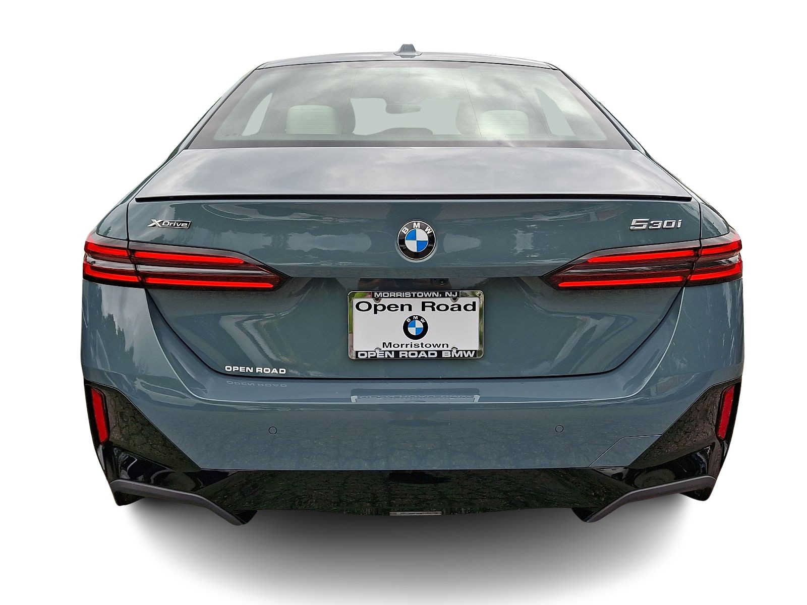 Used 2026 BMW 530i xDrive w/ M Sport Package AWD/4WD image 5