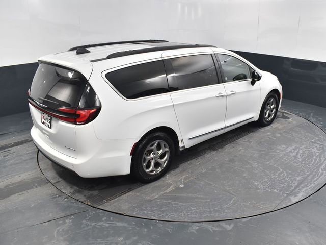Used 2023 Chrysler Pacifica Limited image 43