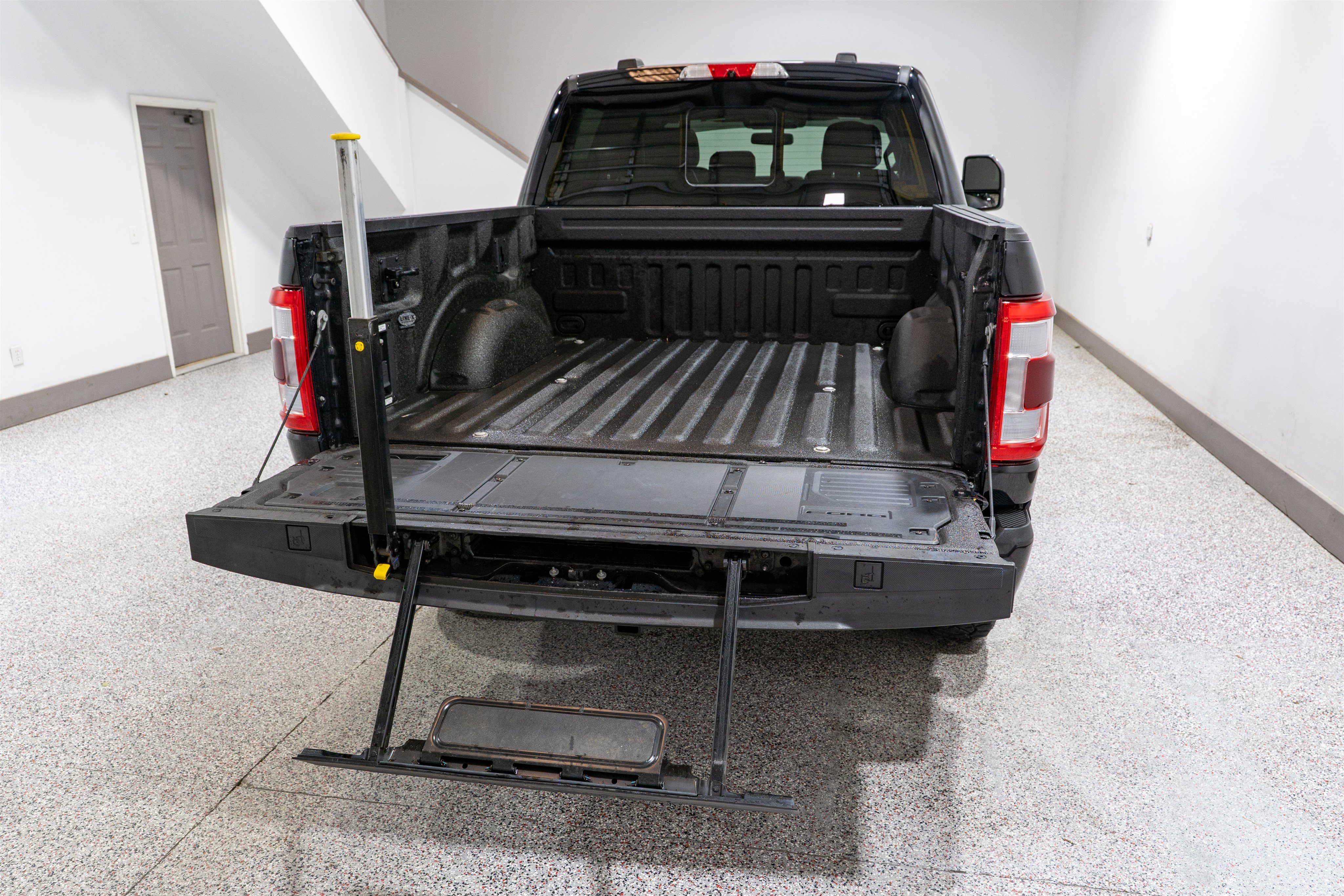 Used 2022 Ford F150 Platinum w/ Equipment Group 701A High AWD/4WD image 11