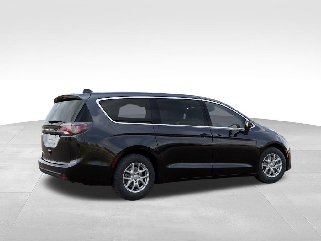 Used 2026 Chrysler Voyager LX FWD image 5