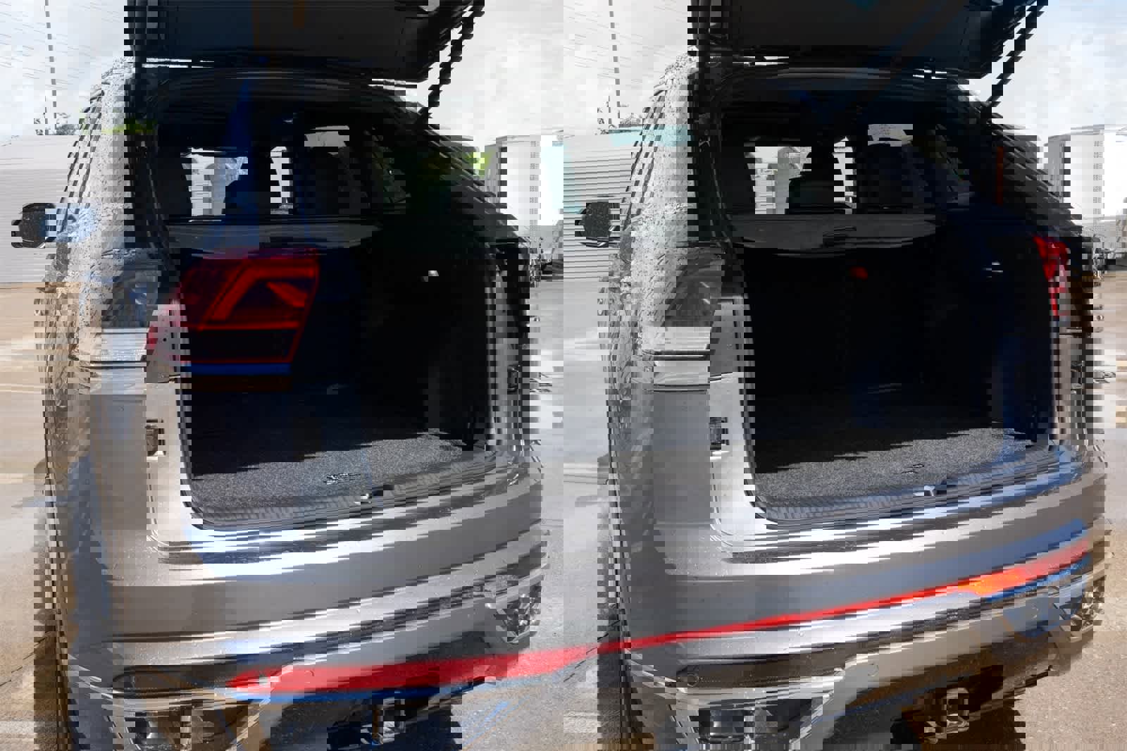 Used 2020 Volkswagen Atlas Cross Sport SEL Premium R-Line image 21