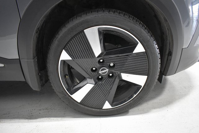 Certified 2025 Nissan Kicks SR image 10