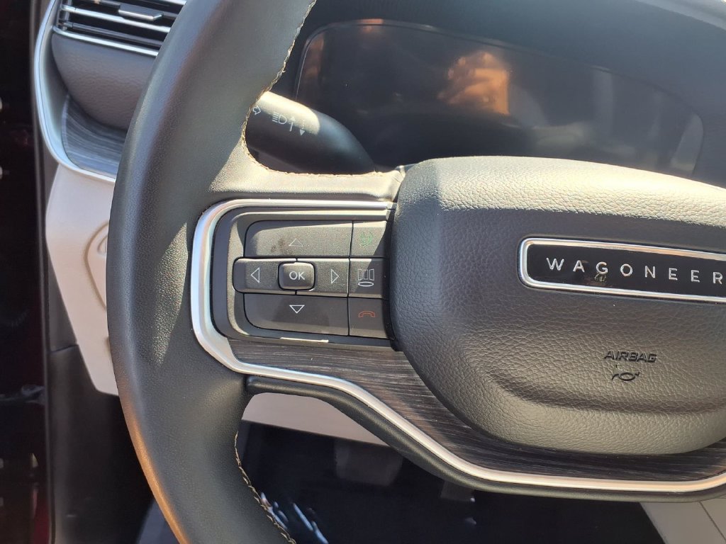 Used 2024 Jeep Wagoneer Series III AWD/4WD image 17