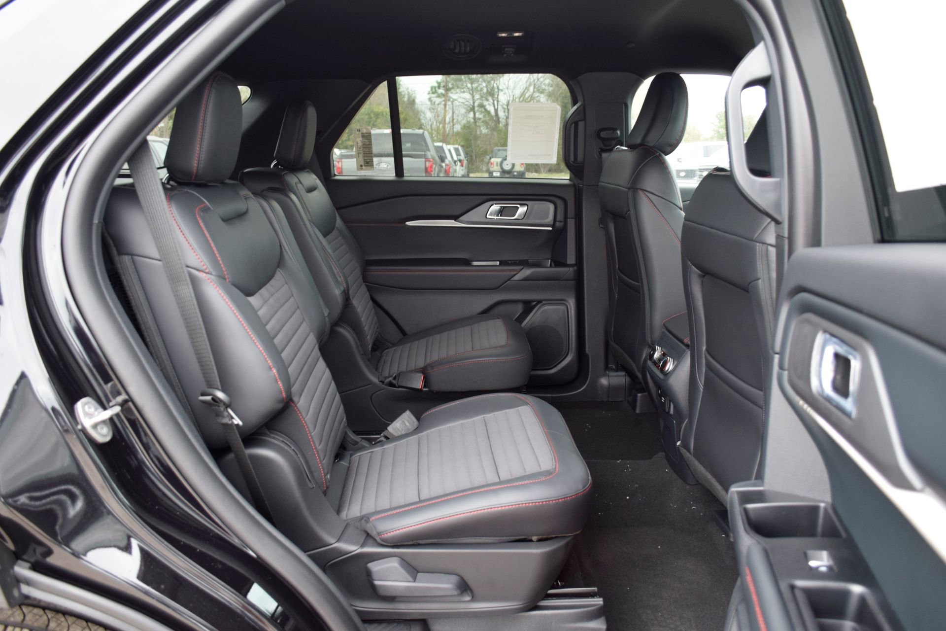 New 2026 Ford Explorer ST-Line w/ ST-Line Street Pack image 24