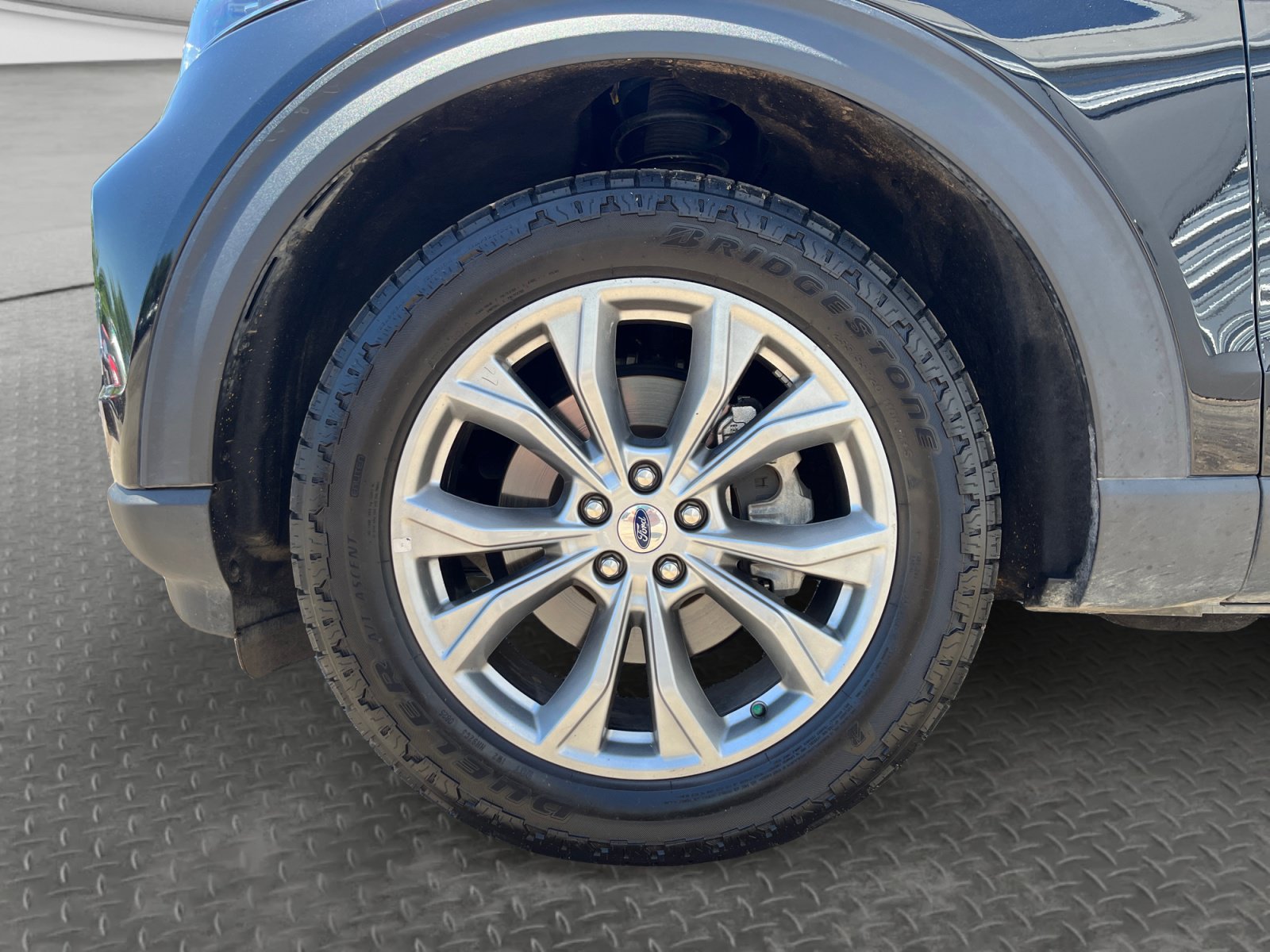 Used 2023 Ford Explorer Limited AWD/4WD image 16
