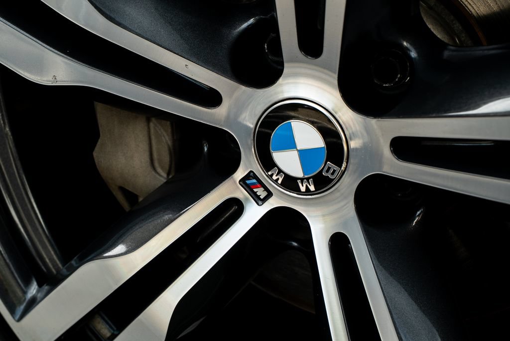 Used 2018 BMW 740i RWD image 11