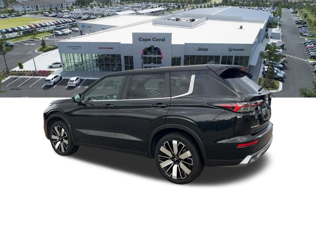 Used 2025 Mitsubishi Outlander SE image 19