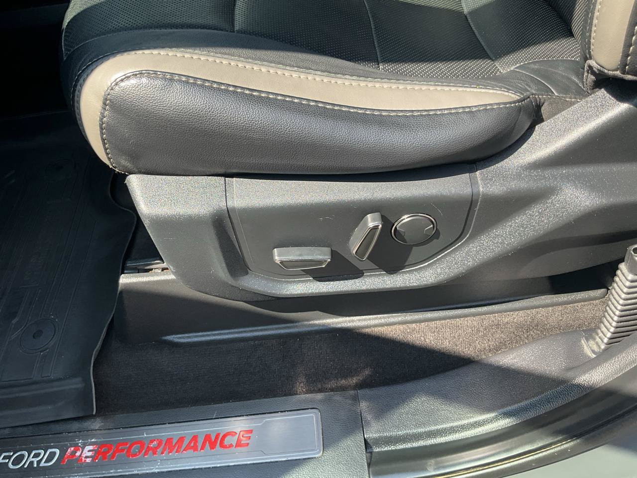 Used 2018 Ford F150 Raptor w/ Equipment Group 802A Luxury AWD/4WD image 29