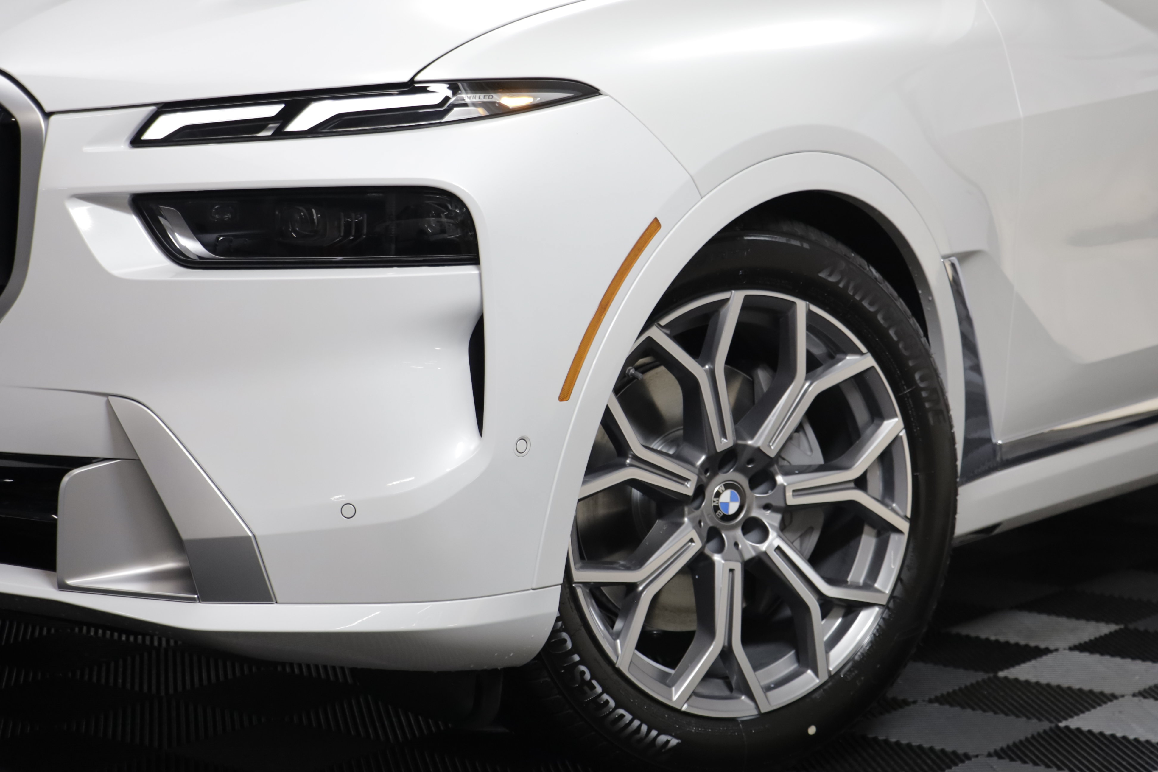 New 2027 BMW X7 xDrive40i w/ Executive Package AWD/4WD image 4