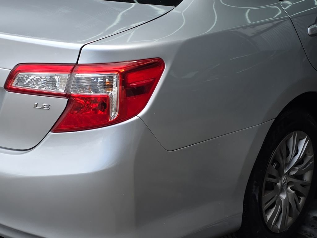 Used 2012 Toyota Camry LE FWD image 31