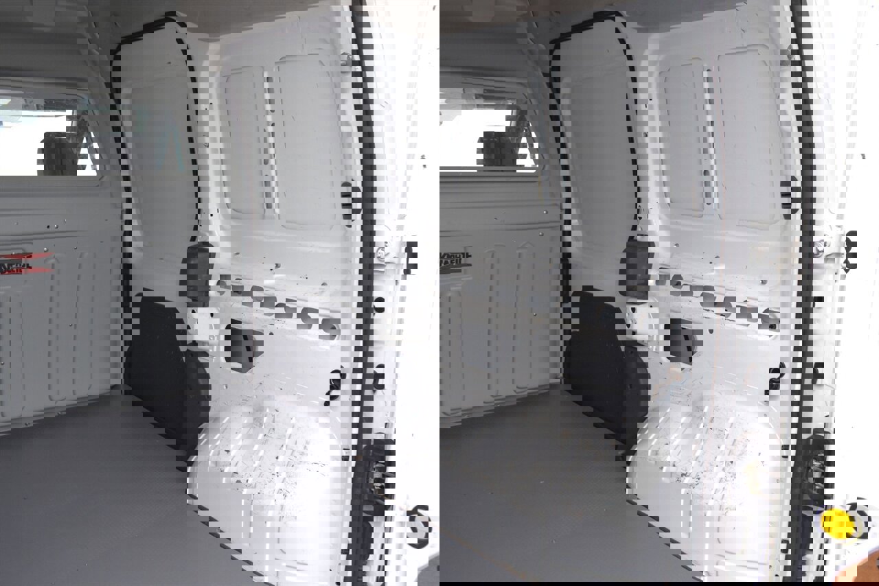 Used 2013 Ford Transit Connect XLT image 24