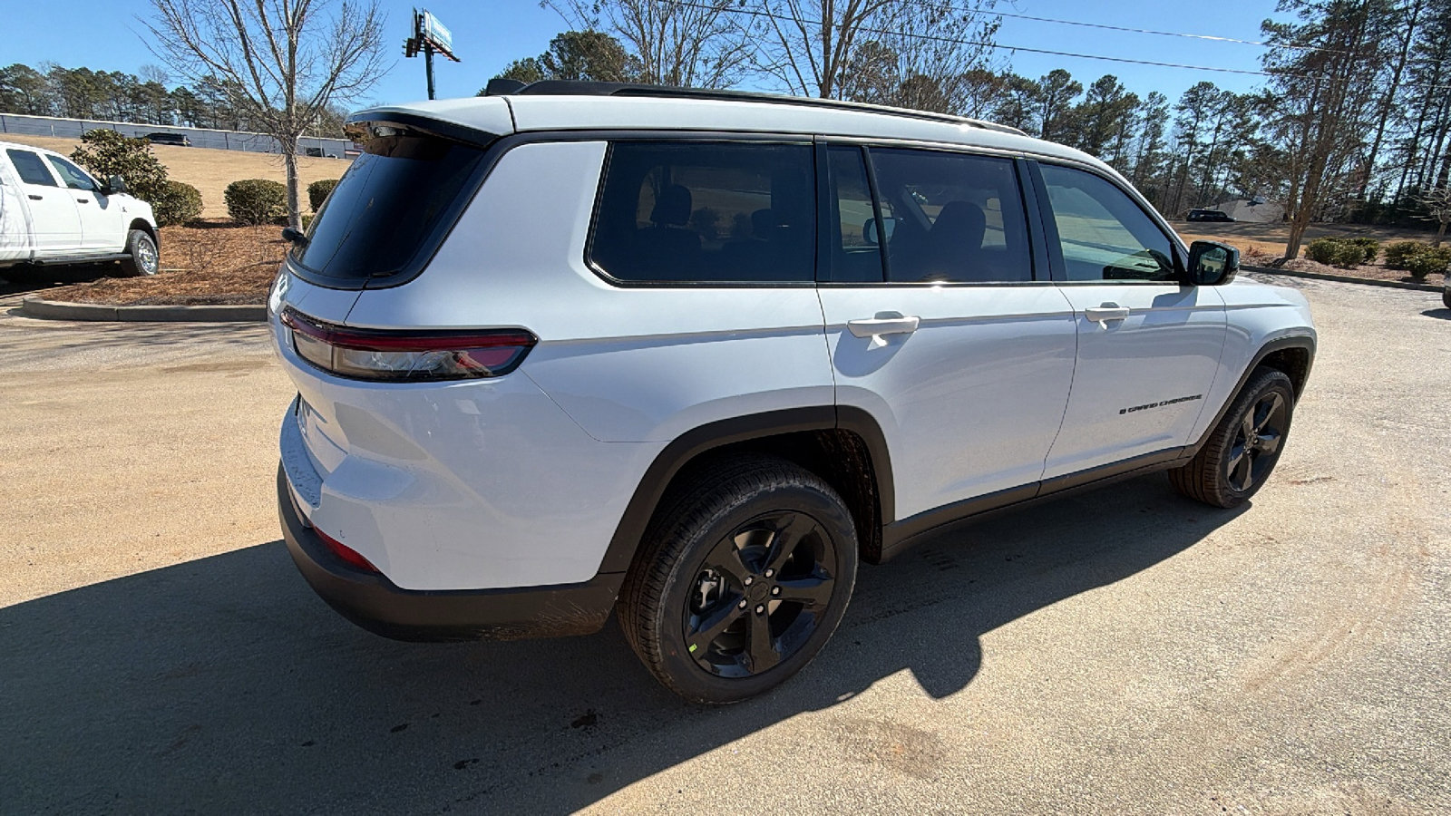New 2026 Jeep Grand Cherokee L Limited w/ Limited Altitude Package image 8