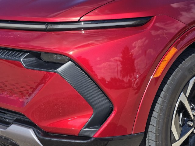 Certified 2024 Chevrolet Equinox EV LT FWD image 5