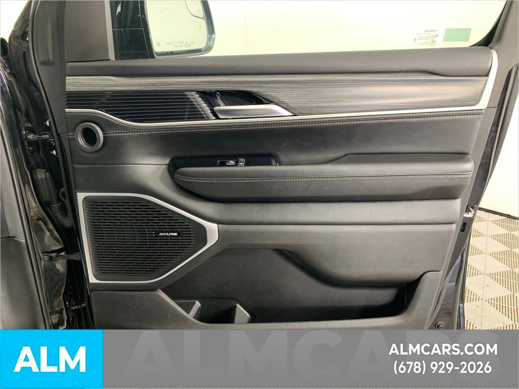 Used 2023 Jeep Wagoneer Series II image 37