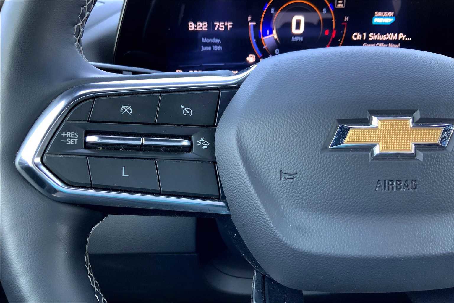 Used 2024 Chevrolet Traverse LT image 23