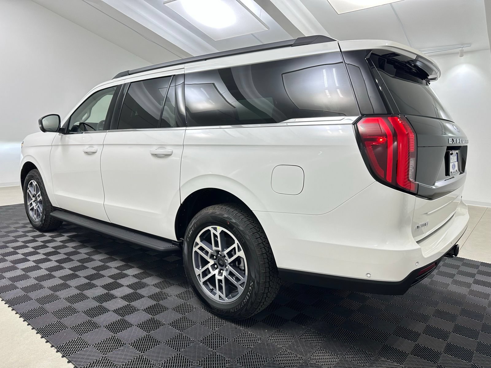 New 2025 Ford Expedition Max Active AWD/4WD image 4