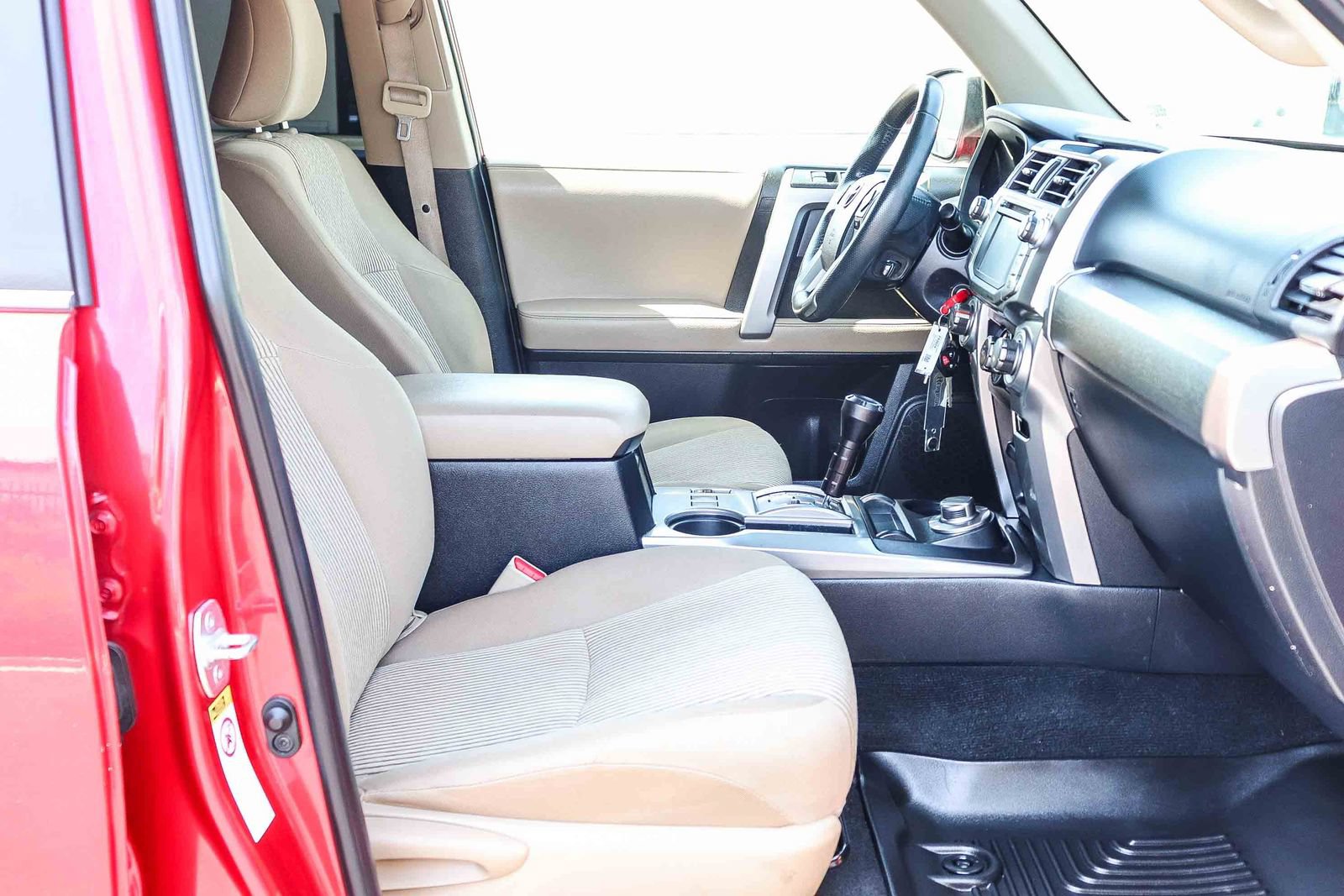 Used 2017 Toyota 4Runner SR5 AWD/4WD image 20