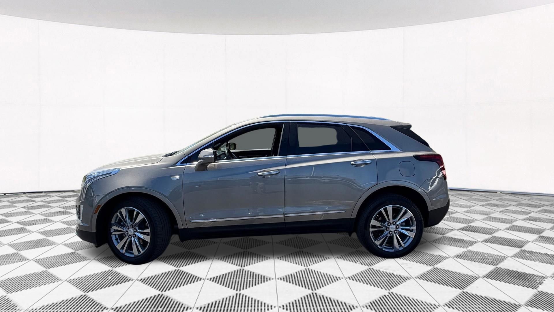 Used 2023 Cadillac XT5 Premium Luxury w/ LPO, Floor Liner Package AWD/4WD image 29