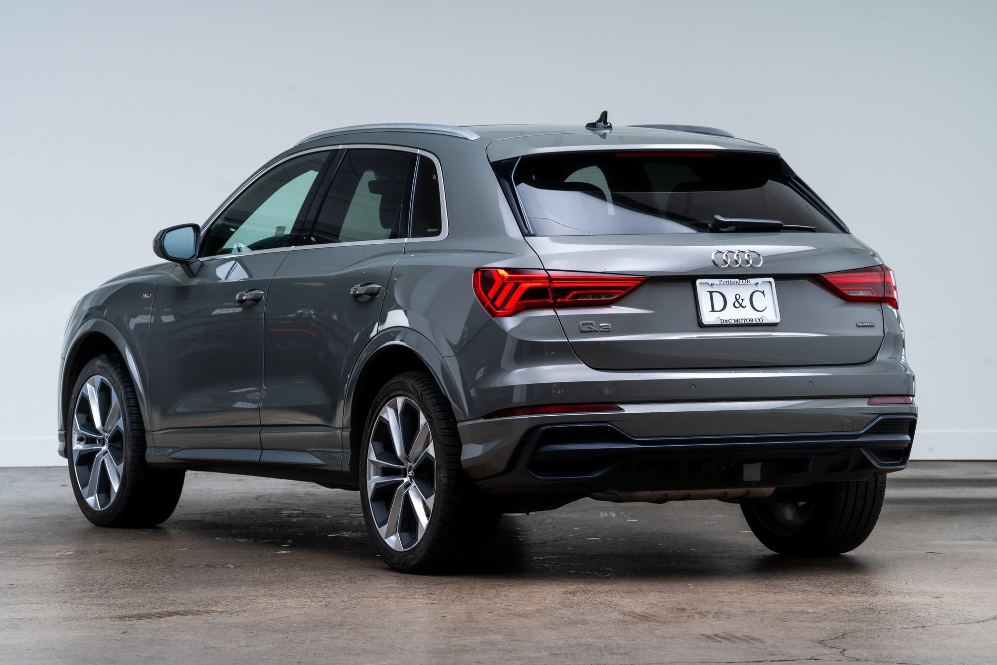 Used 2021 Audi Q3 2.0T Premium Plus w/ Premium Plus Package AWD/4WD image 4