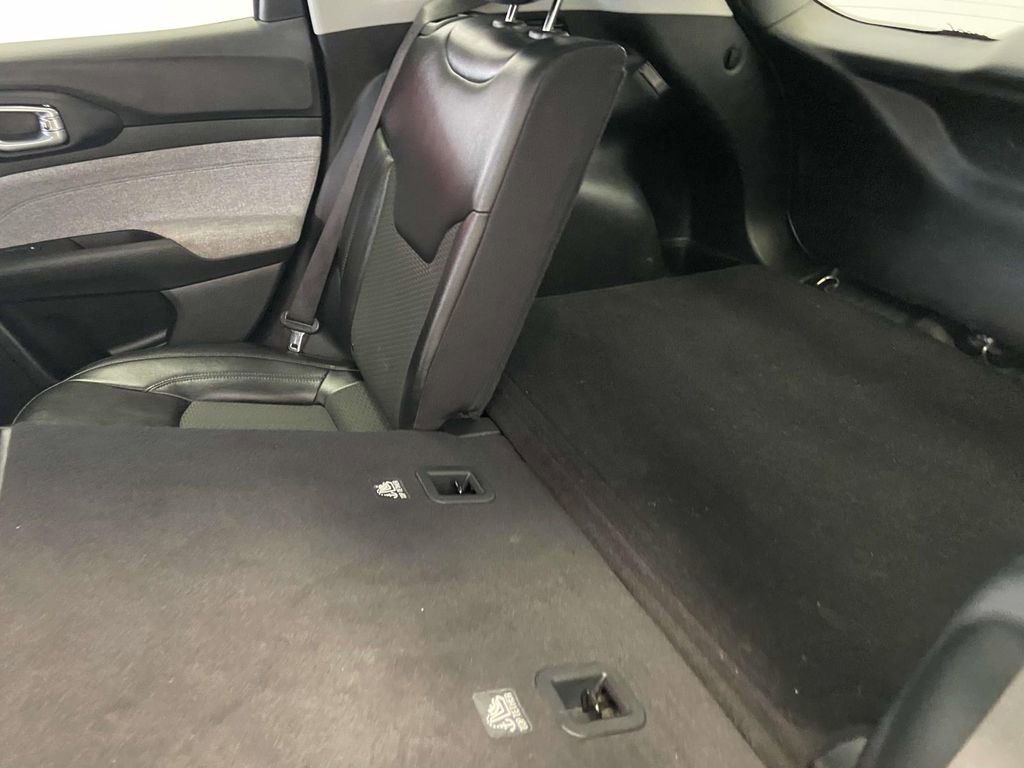 Used 2022 Jeep Compass Latitude w/ Convenience Group image 16