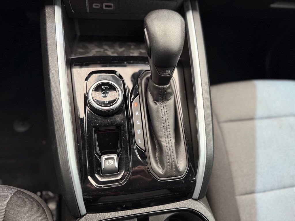 Used 2024 Chevrolet Colorado Trail Boss AWD/4WD image 37
