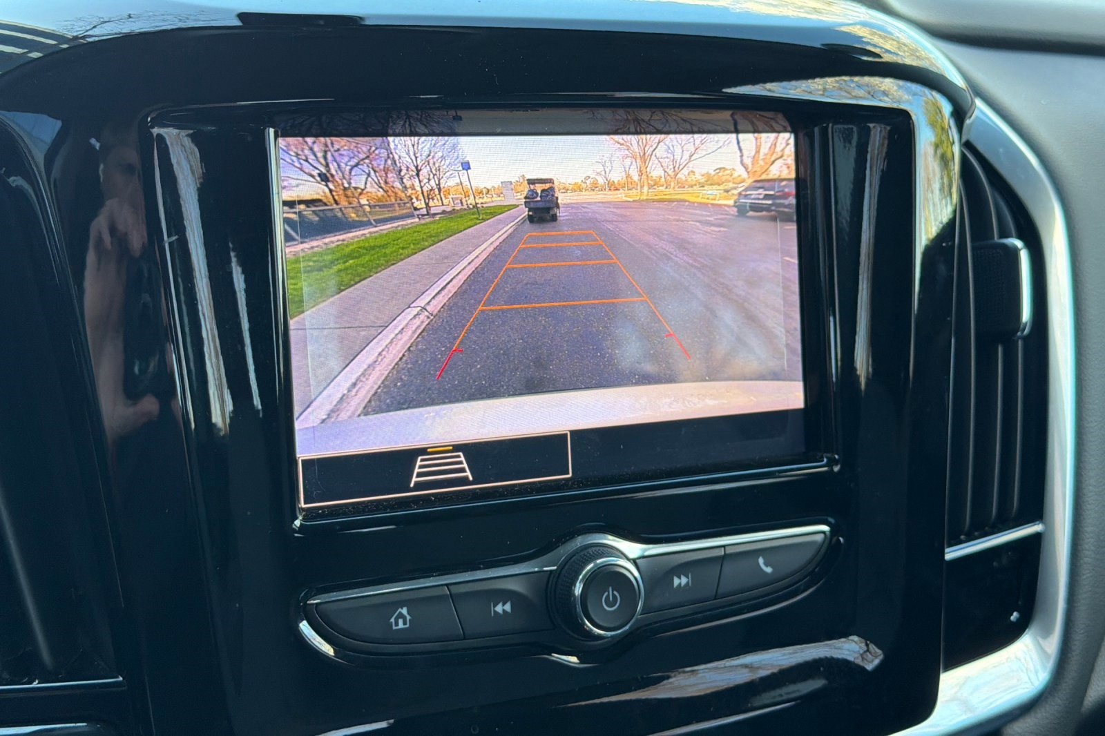 Used 2020 Chevrolet Traverse LS image 26