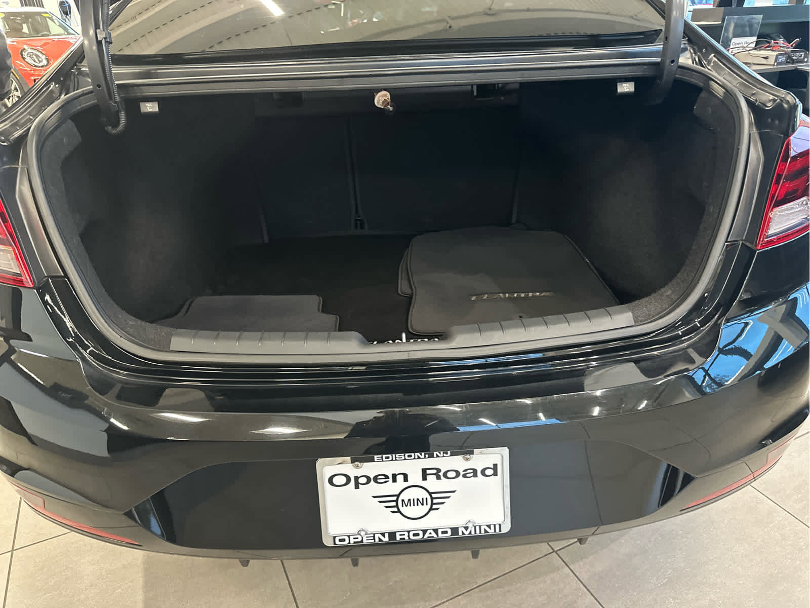 Used 2019 Hyundai Elantra Value Edition w/ Cargo Package image 8