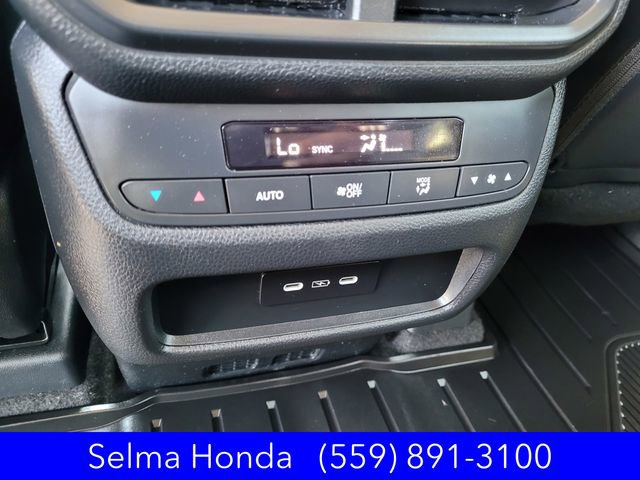 Used 2025 Honda Pilot Touring image 12
