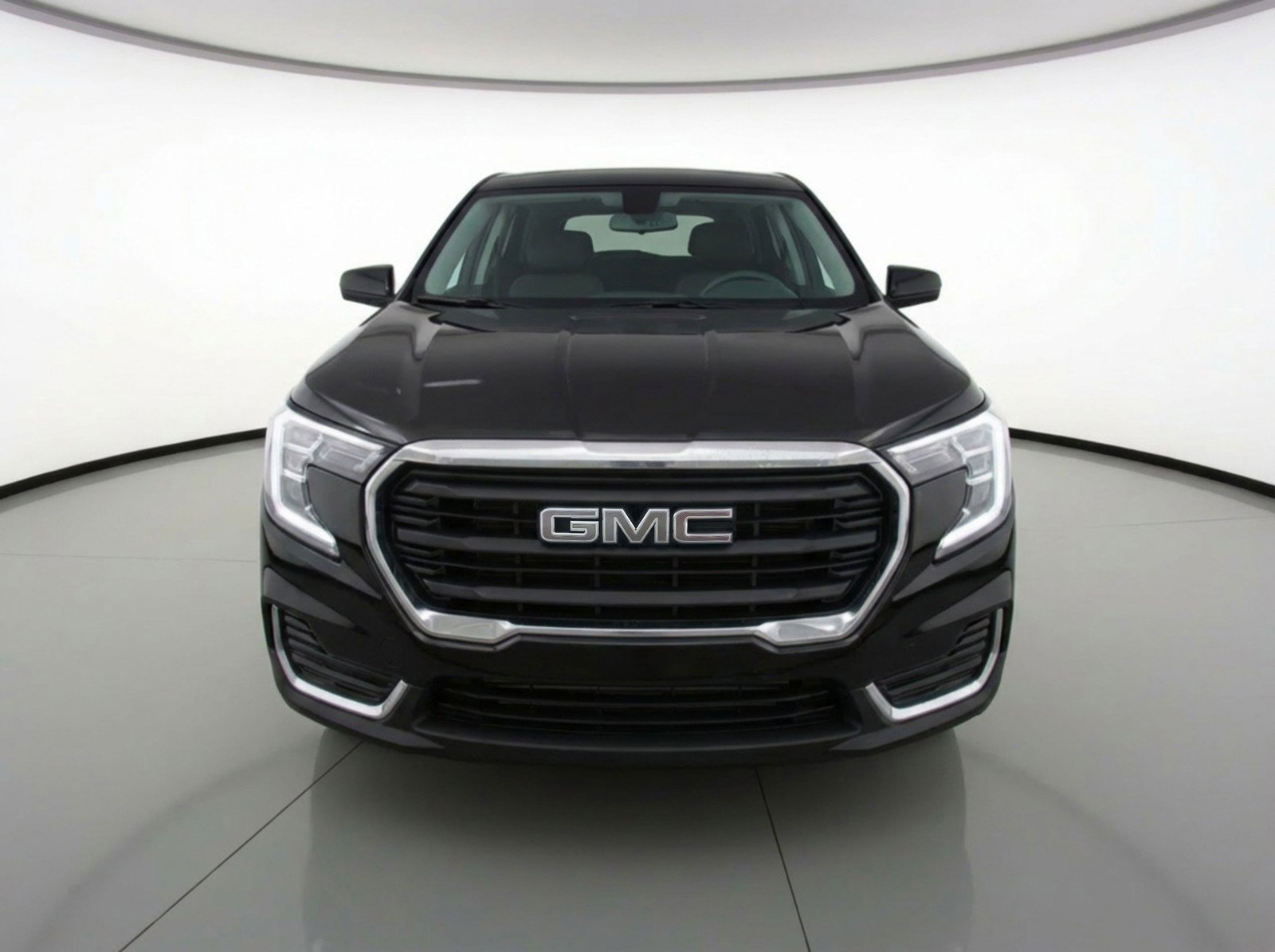 Used 2024 GMC Terrain SLE FWD image 2
