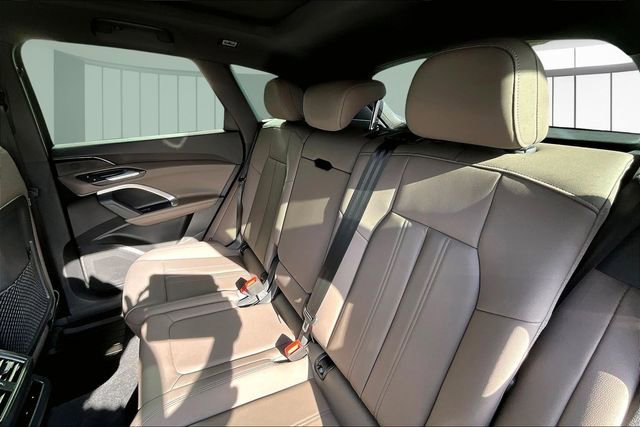 Used 2025 Audi Q5 Premium w/ Convenience Package image 22