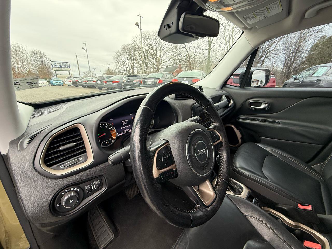 Used 2015 Jeep Renegade Limited FWD image 12