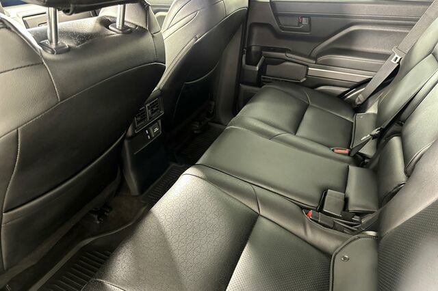 Used 2025 Toyota 4Runner 4WD image 13