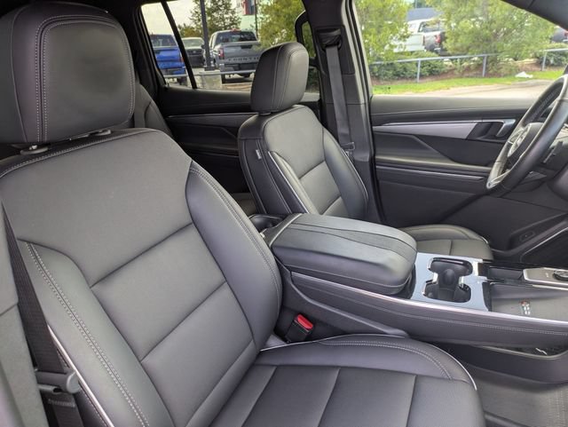 Used 2025 Buick Enclave Preferred FWD image 37