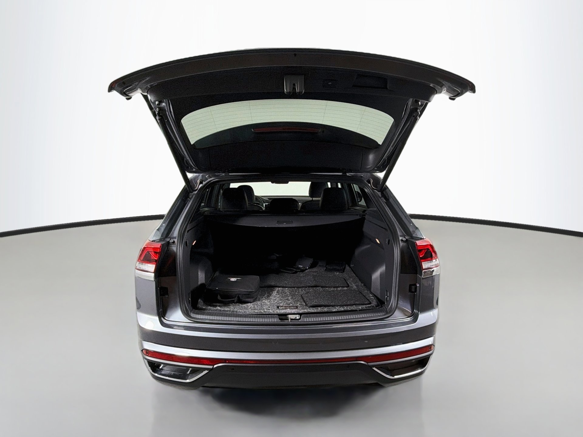 Certified 2023 Volkswagen Atlas Cross Sport SE FWD image 24