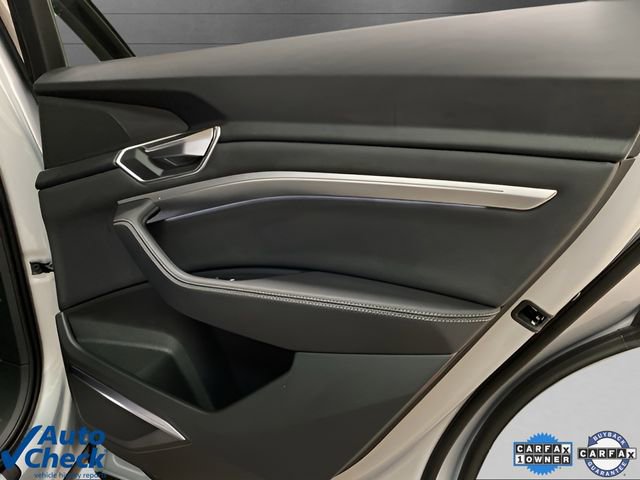 Used 2023 Audi e-tron Premium Plus w/ Premium Plus Package image 75