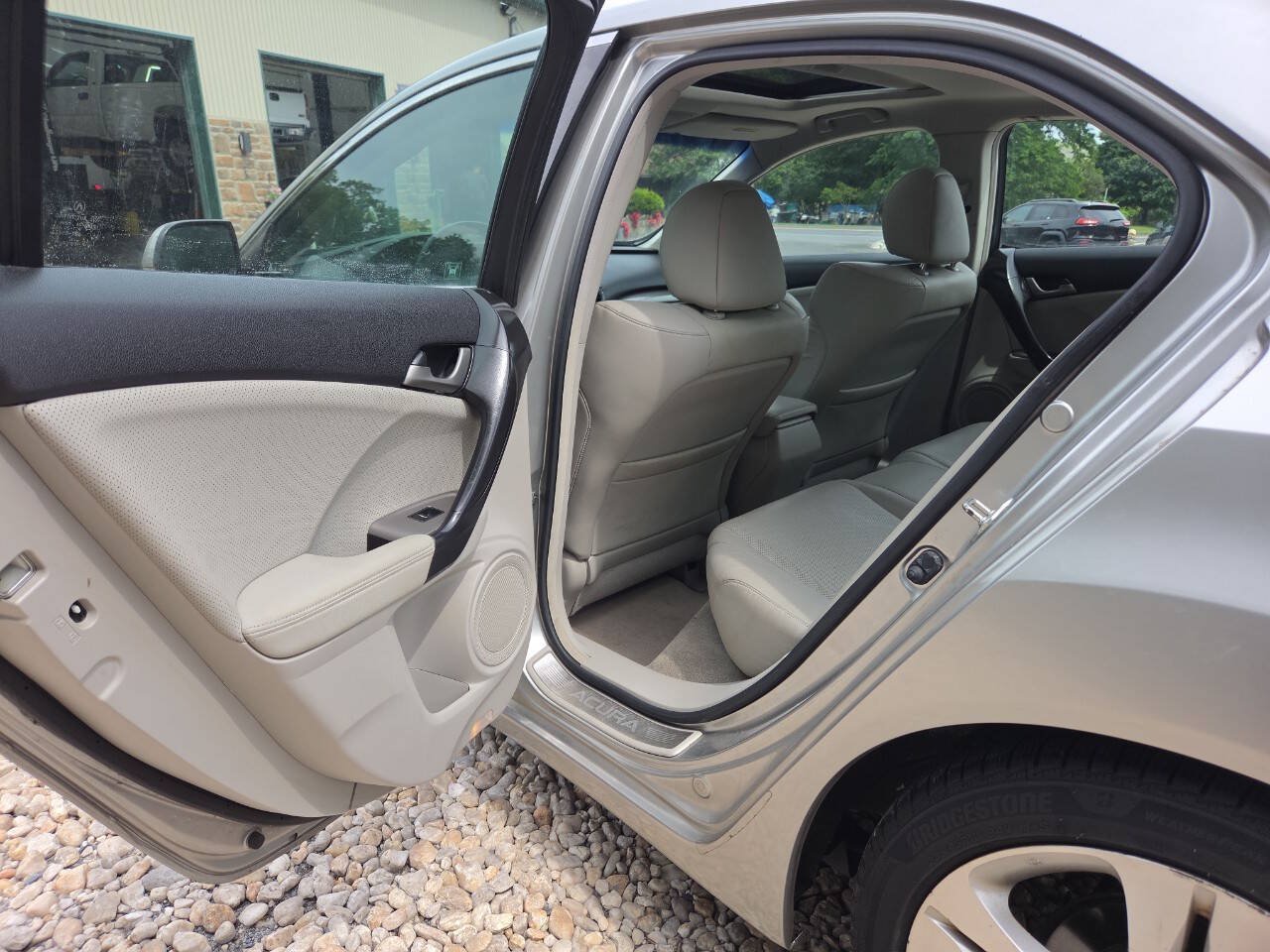 Used 2010 Acura TSX w/ Technology Package FWD image 21