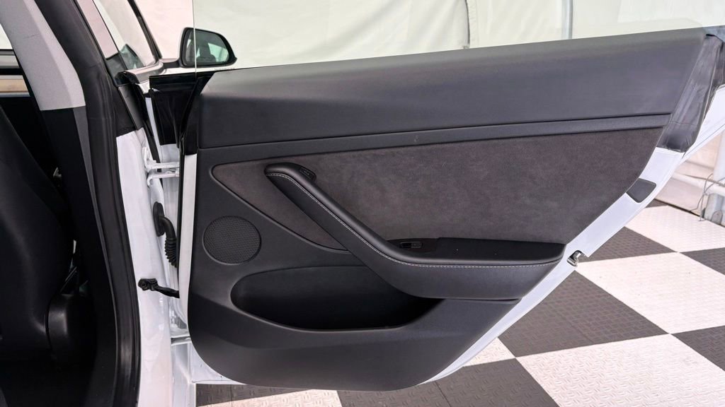 Used 2023 Tesla Model 3 Standard Range image 24