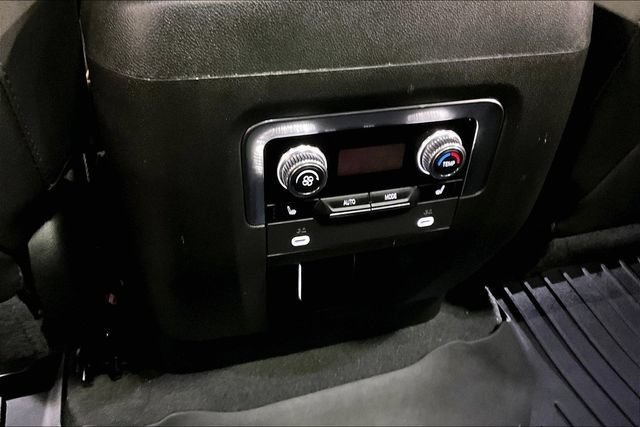 Certified 2023 GMC Yukon XL AT4 w/ AT4 Premium Plus Package AWD/4WD image 27